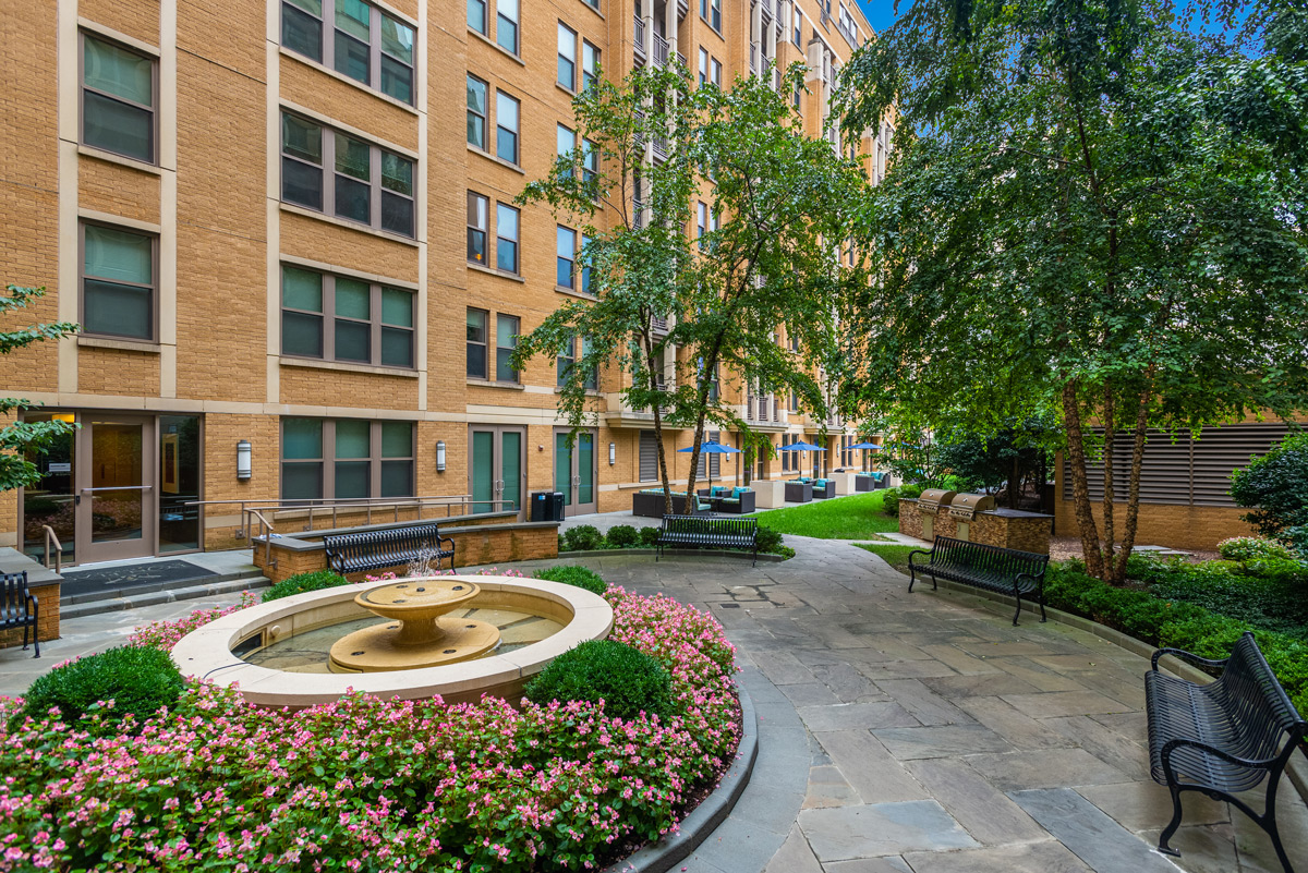 Best Apartments In Arlington VA Lyon Place At Clarendon Center